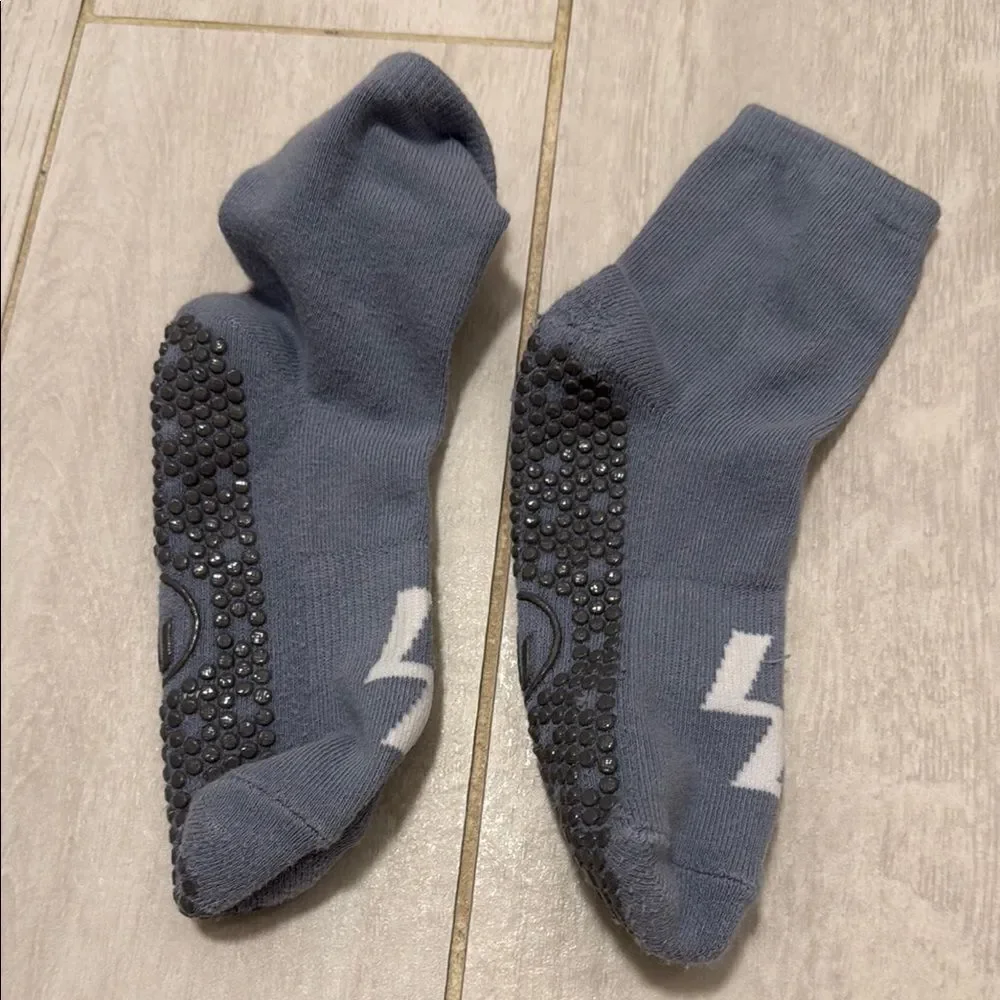 Move active grip socks. Blue with lightening bolt